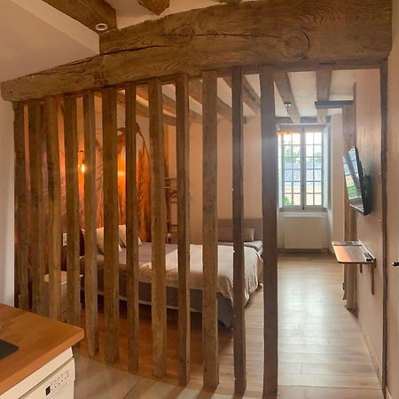 Le Bas Chitray Bed & Breakfast Menil ภายนอก รูปภาพ