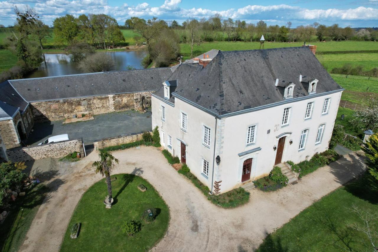 Le Bas Chitray Bed & Breakfast Menil ภายนอก รูปภาพ