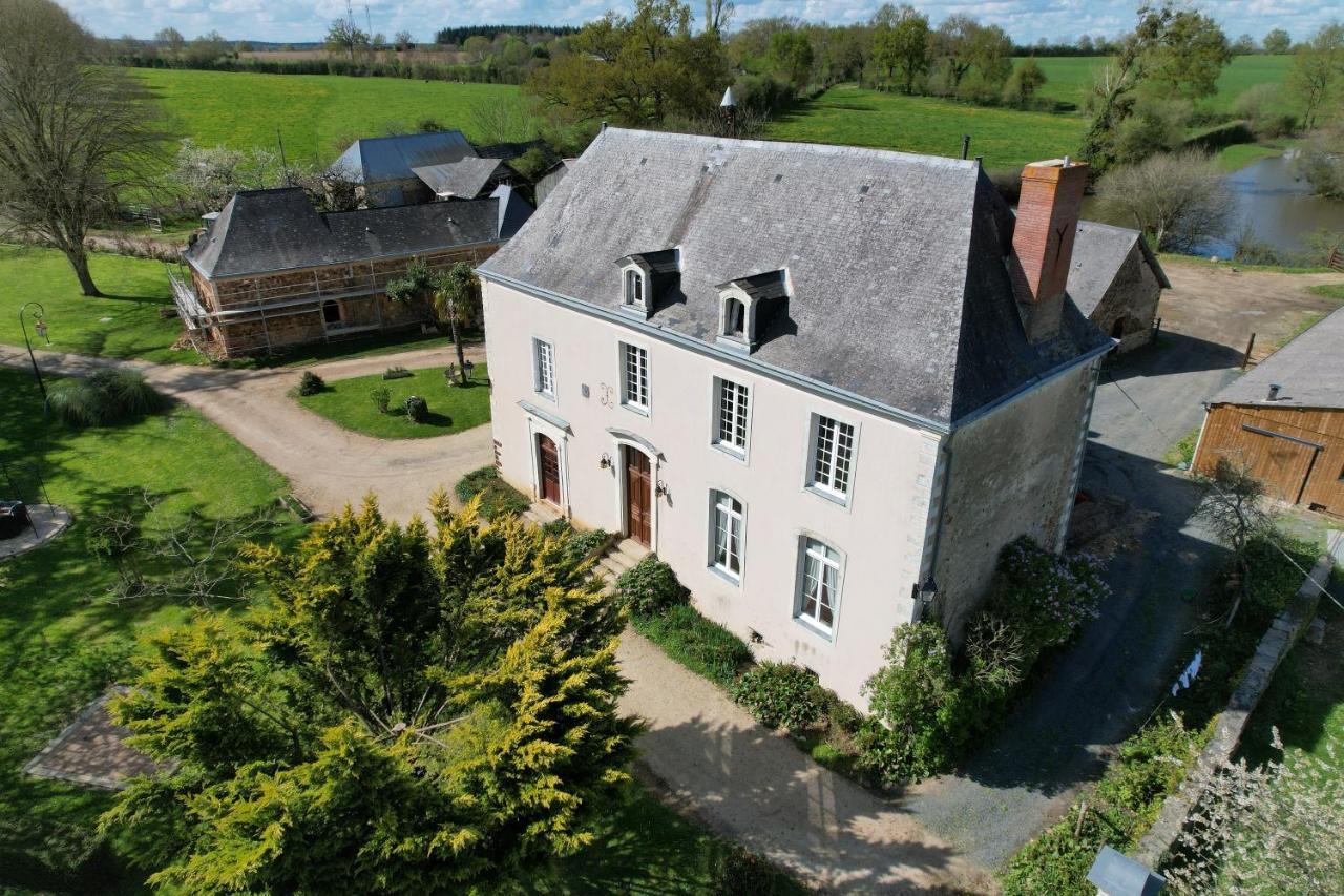 Le Bas Chitray Bed & Breakfast Menil ภายนอก รูปภาพ