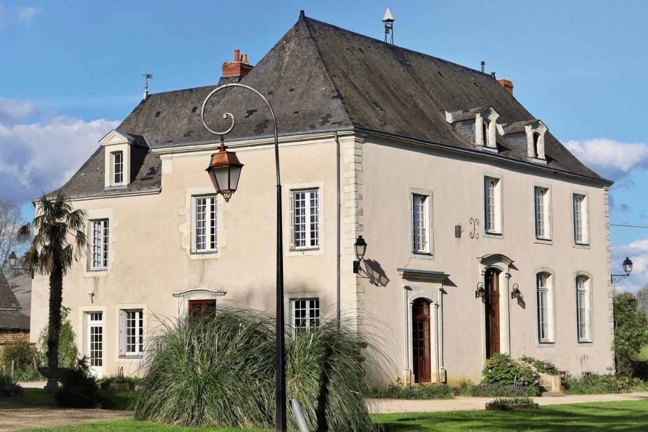 Le Bas Chitray Bed & Breakfast Menil ภายนอก รูปภาพ