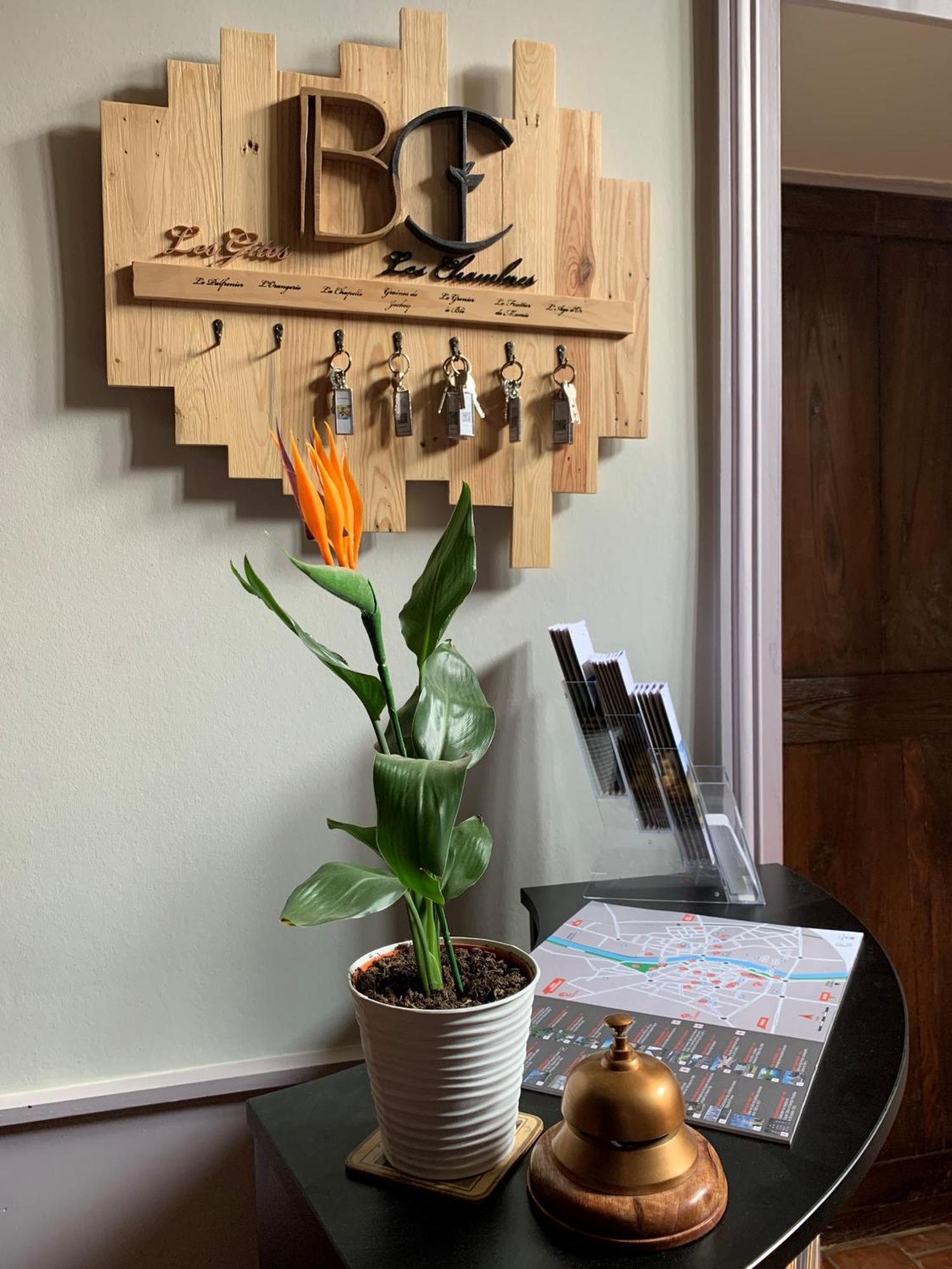 Le Bas Chitray Bed & Breakfast Menil ภายนอก รูปภาพ
