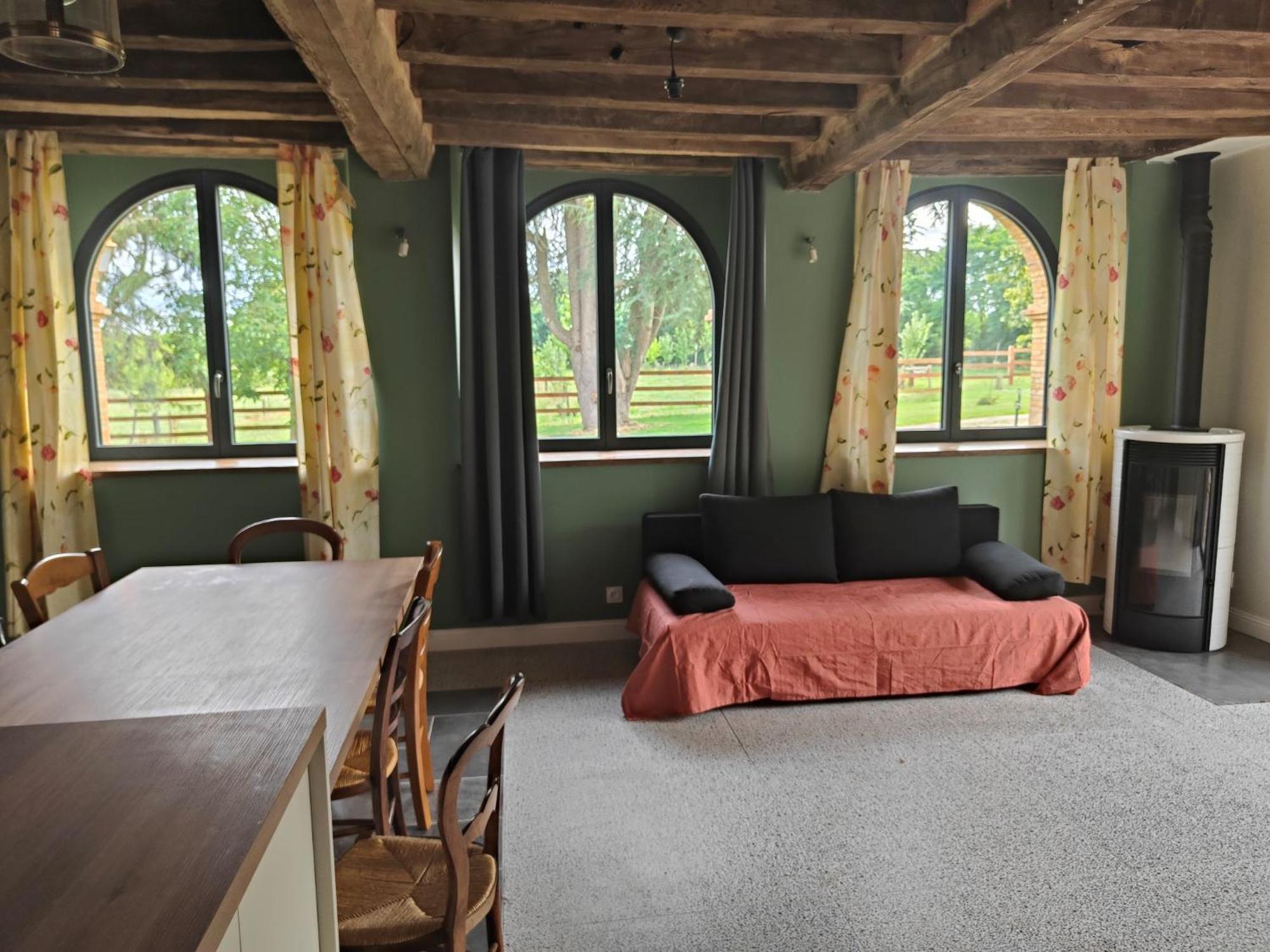 Le Bas Chitray Bed & Breakfast Menil ภายนอก รูปภาพ