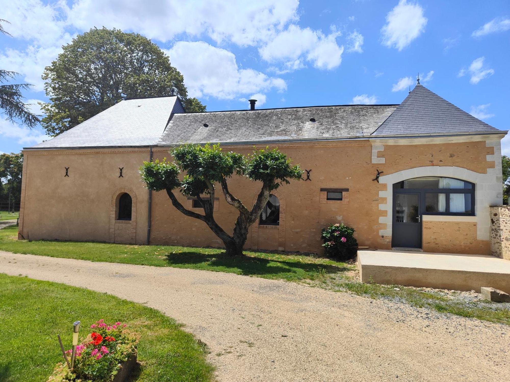 Le Bas Chitray Bed & Breakfast Menil ภายนอก รูปภาพ